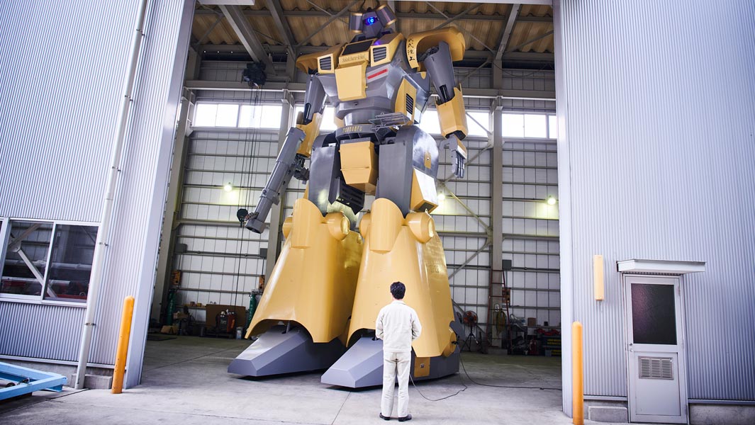 世界最大人形机器人身高8米