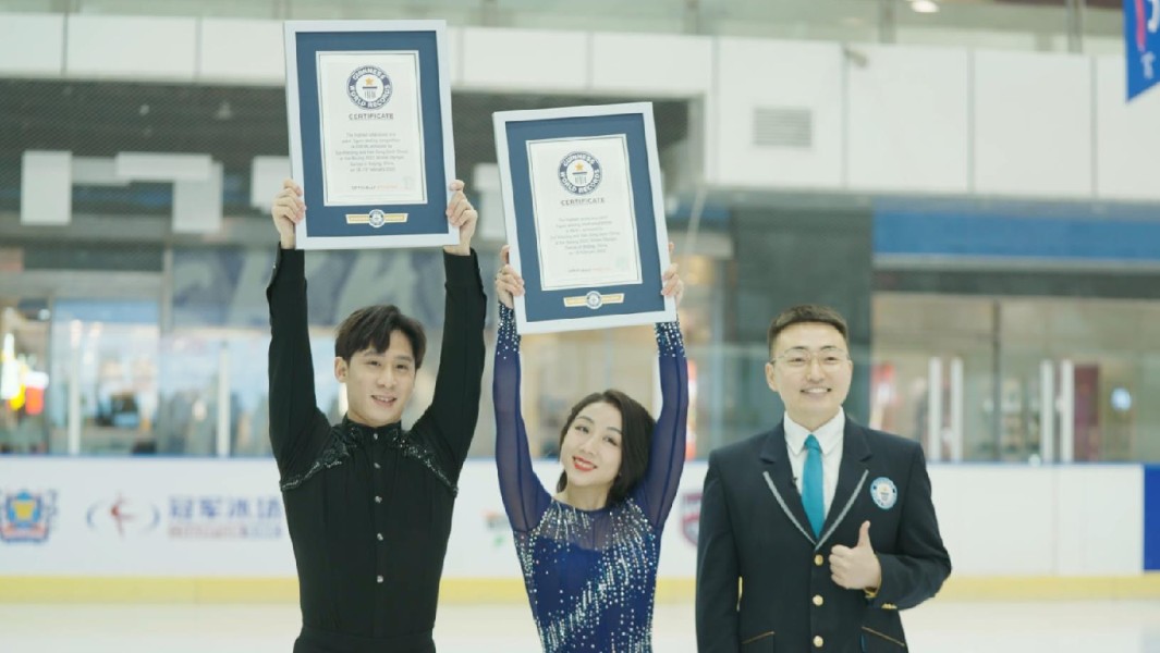 suiwenjing and hancong with adjudicator