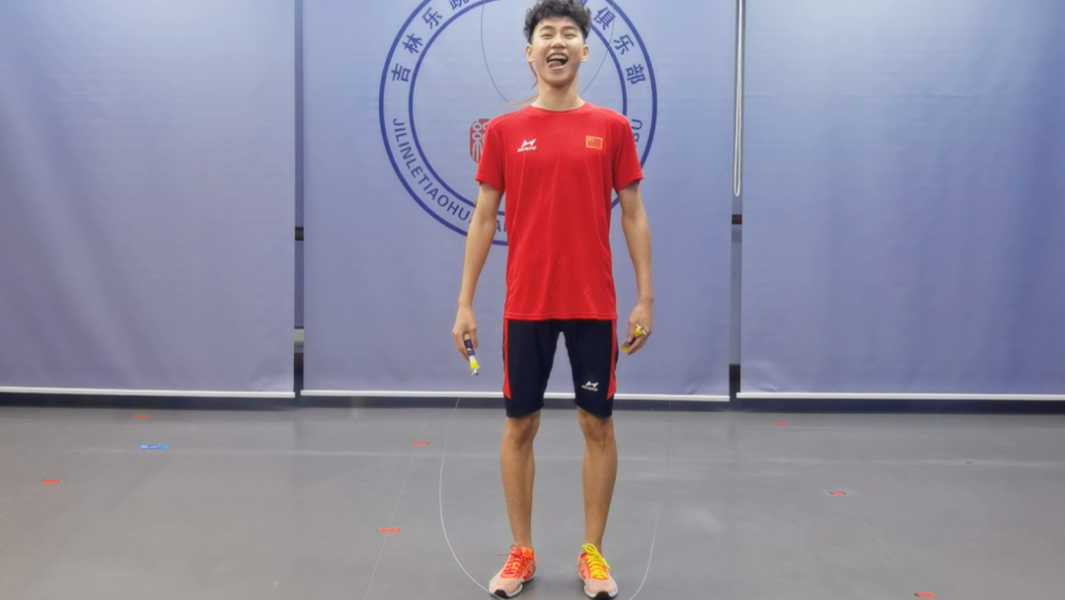 split image of ma jia jun holding gwr certificate and skipping