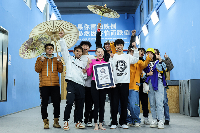 李松蔓：中国传统“蹬伞”技艺的传承与突破 