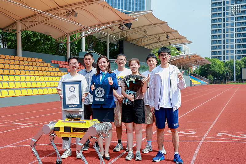 四足机器人“白犀”刷新最快的100米吉尼斯世界纪录