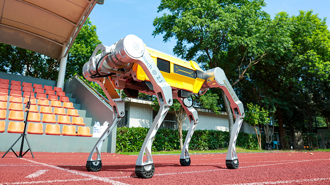四足机器人“白犀”刷新最快的100米吉尼斯世界纪录