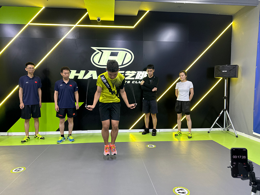 雷济宇 挑战1分钟双摇