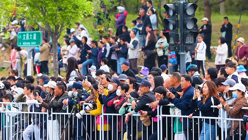 最多自主人形机器人参与的半程马拉松