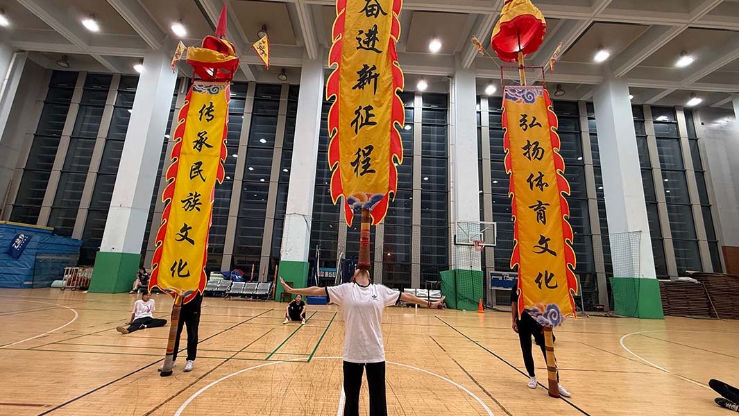 30秒内中幡围绕身体旋转圈数最多