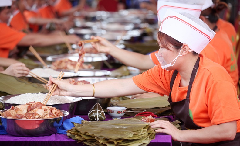 Most rice dumplings made in one hour-header