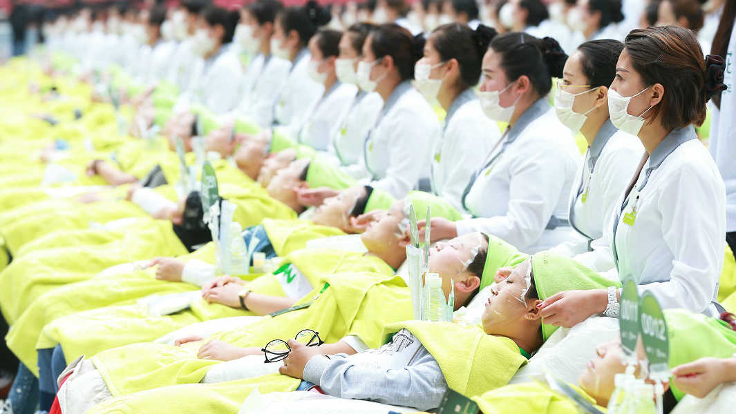 Most people receiving a facial_header