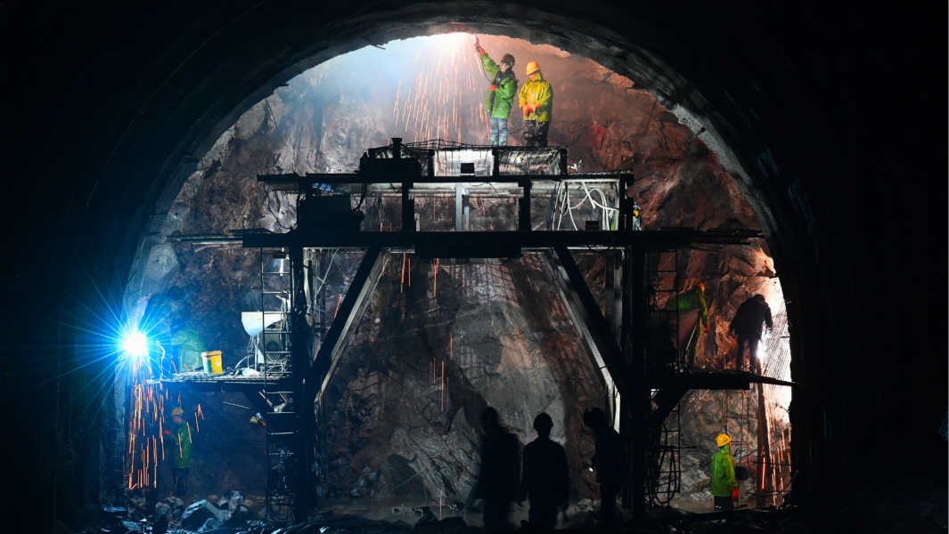 Longest spiral road tunnel section
