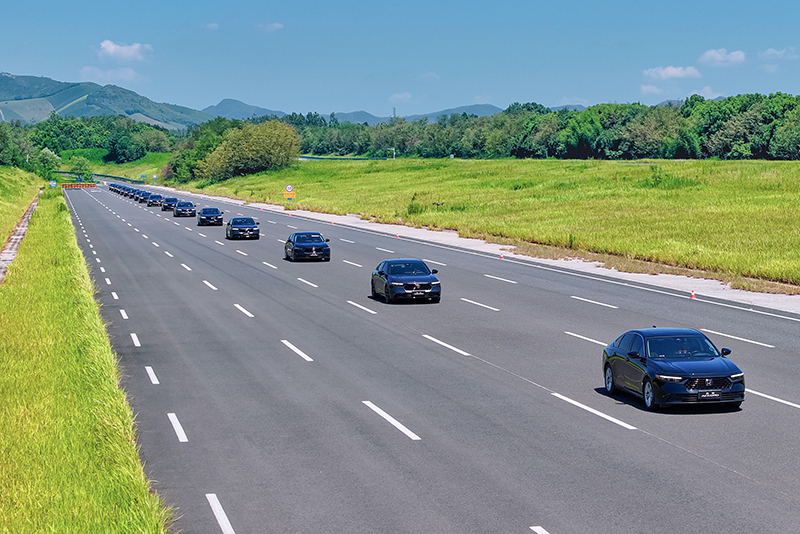 广汽本田雅阁创下30秒绕移动桩最多的吉尼斯世界纪录