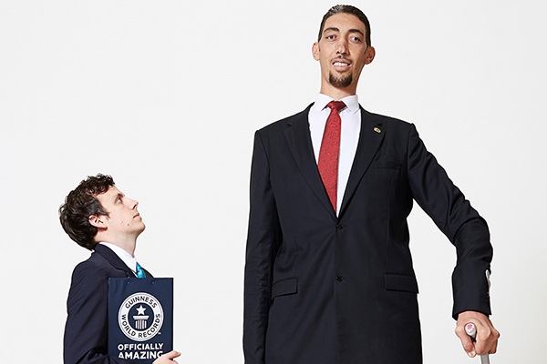 Sultan with adjudicator