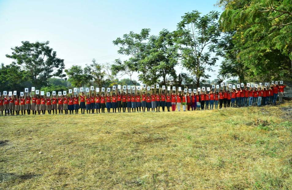 Longest human representation of a mathematical equation | 吉尼斯世界纪录